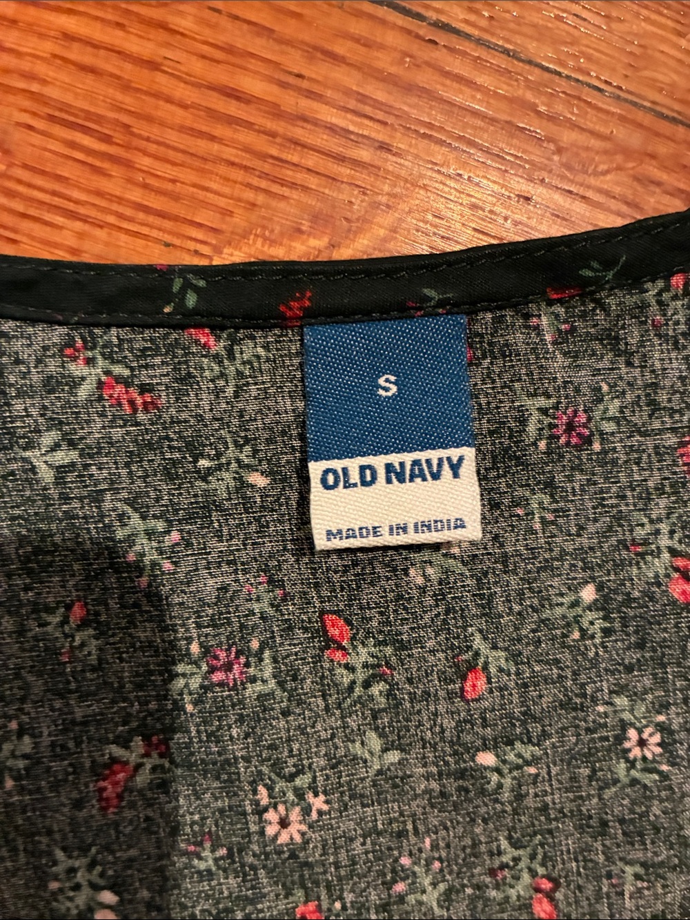 Old Navy Dark Green Floral Wrap Dress - Picture 6 of 8
